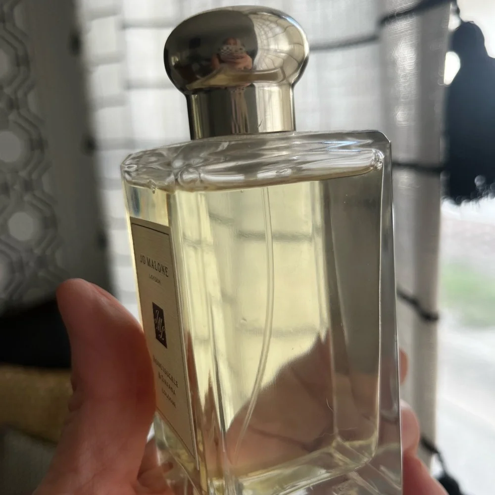 Jo Malone Honeysuckle & Davana with Silver Cap - Picture 2 of 4